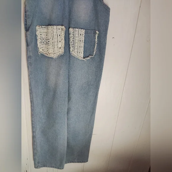 NWT!! POL, Chic Overalls with Embroidery Detail. Size M - Picture 11 of 12